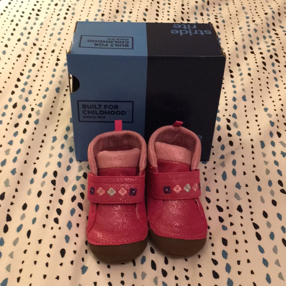 NWT Girls Pink Stride Rite Booties